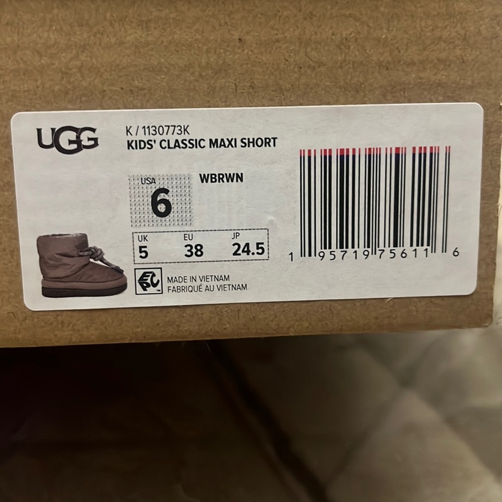 Ugg snow boots